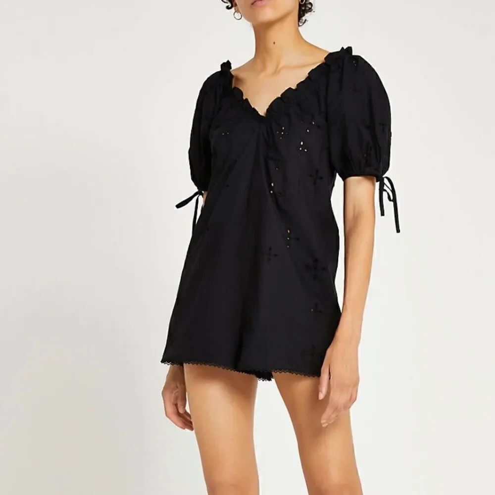 RIVER ISLAND - Black Broderie Playsuit / Romper